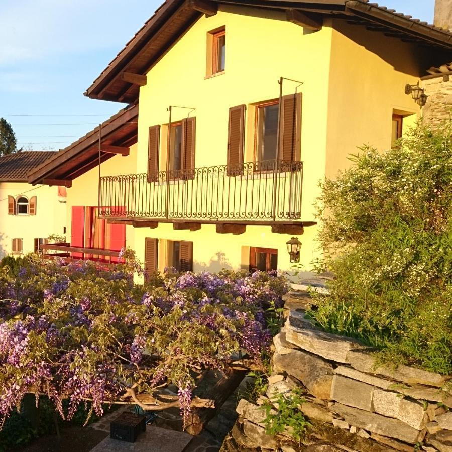 Wisteria House - Holiday Apartment Cadenazzo Exterior photo
