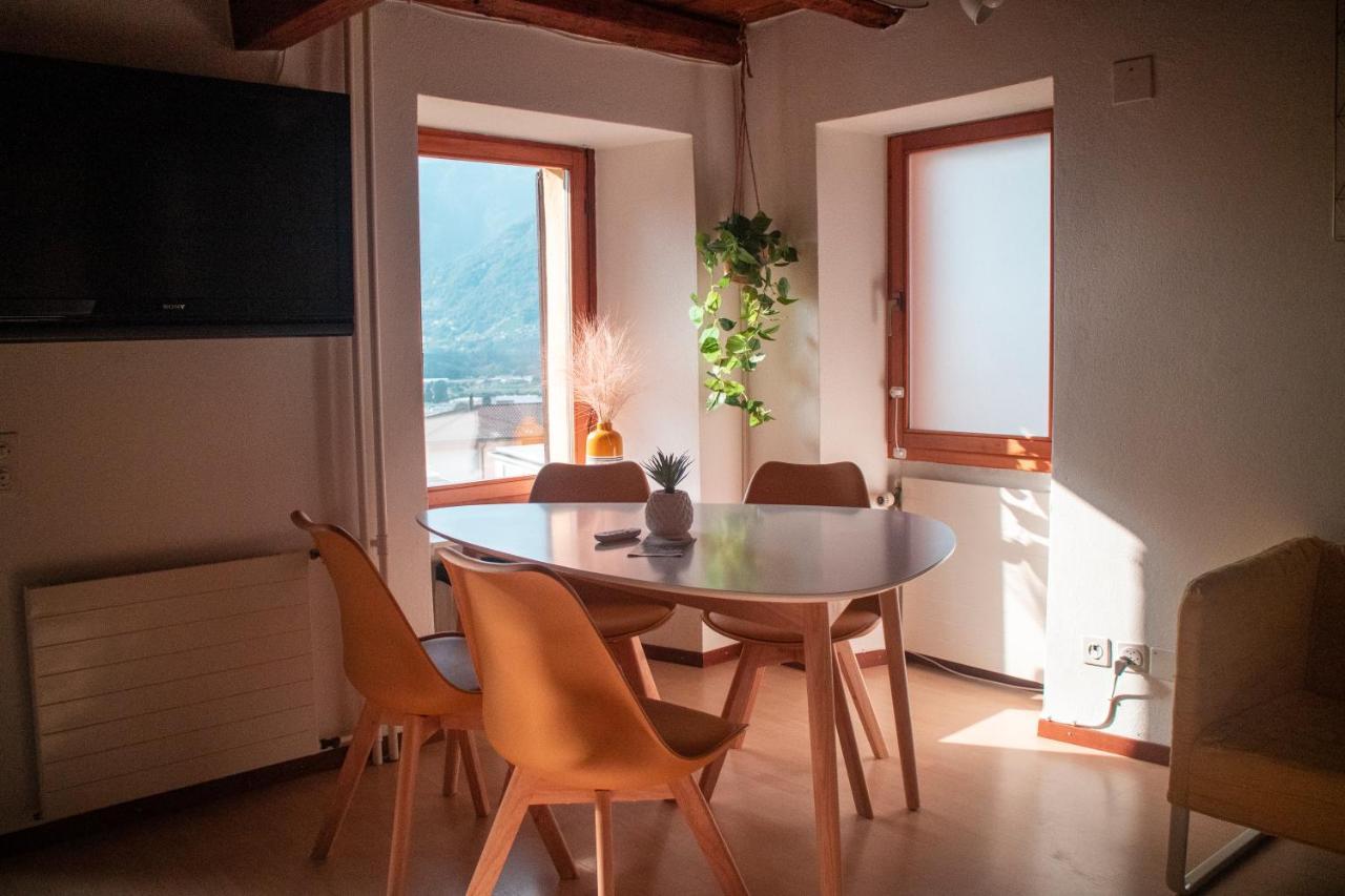 Wisteria House - Holiday Apartment Cadenazzo Exterior photo